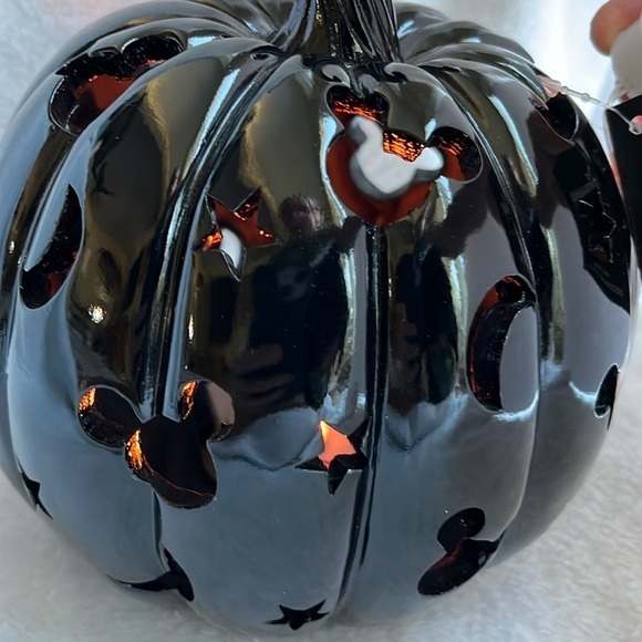 NEW 🎃 Mickey Pumpkin Decor with Color Changing LED Lights Black - Picture 2 of 10